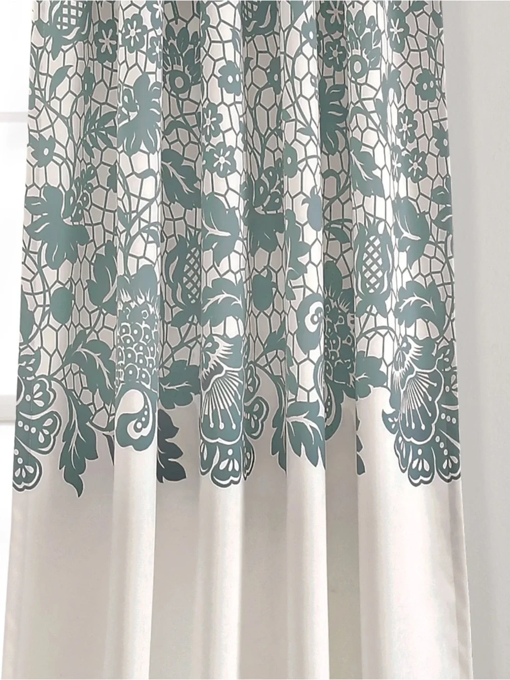 LUSH DÉCOR Estate Garden Print Curtains Light Filtering Window Panel Set for Liv